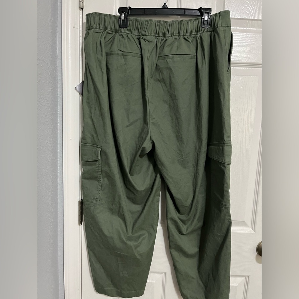 Ava & Viv Forest Green Cargo Pants - Picture 5 of 10